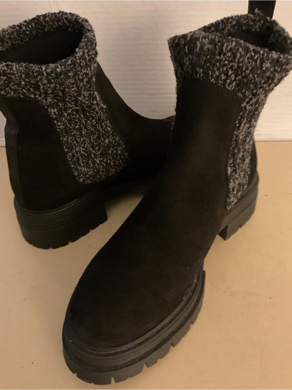 275 Central women black suede knit sweater platform Chelsea knobe boots US 7.5